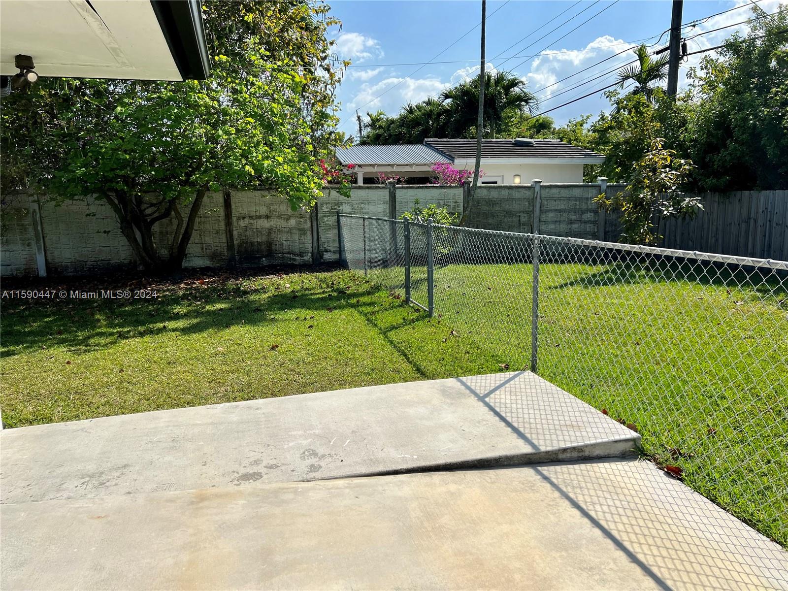 SNAPPER CREEK PARK UNIT N - Residential Lease