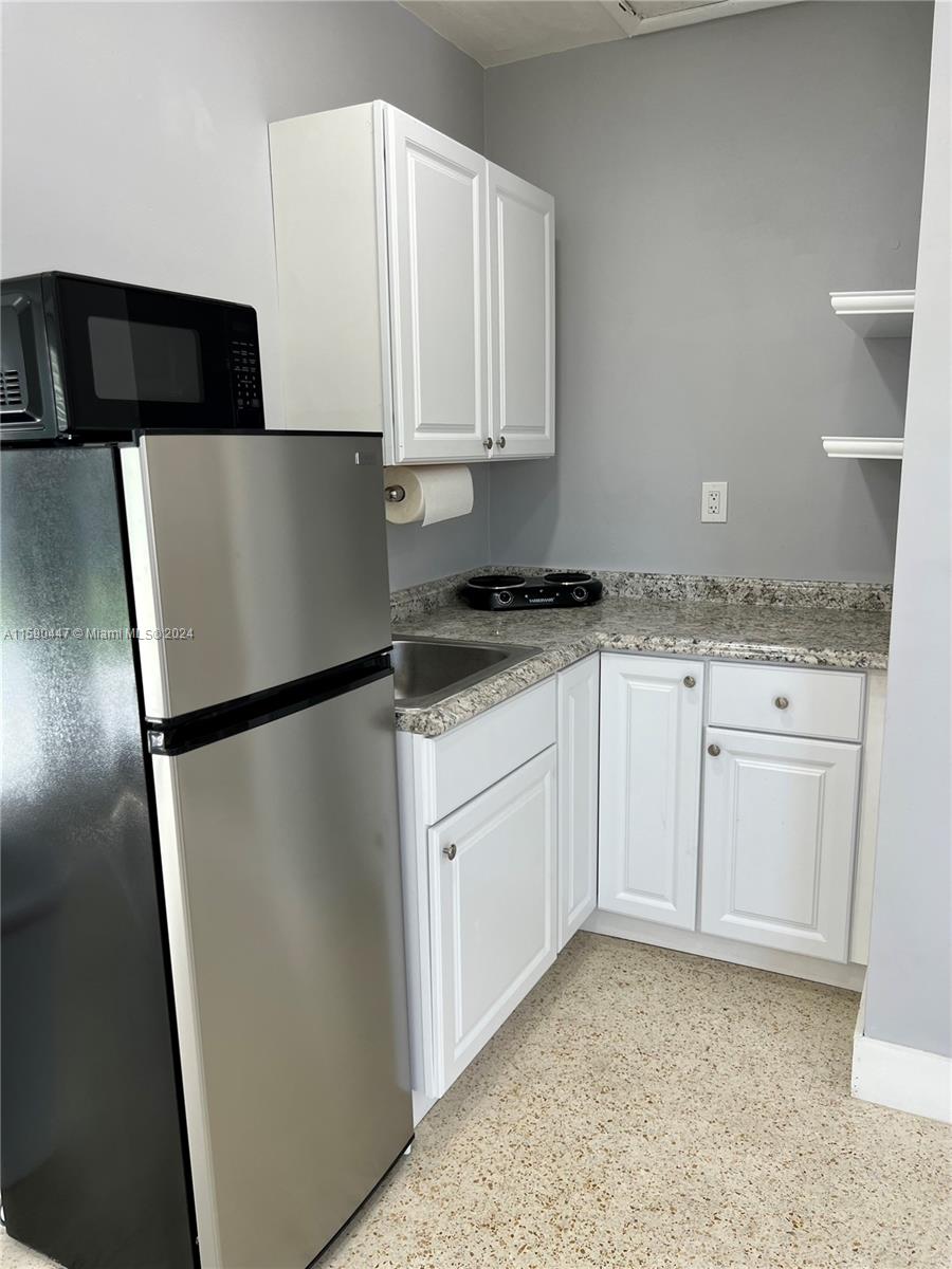 SNAPPER CREEK PARK UNIT N - Residential Lease