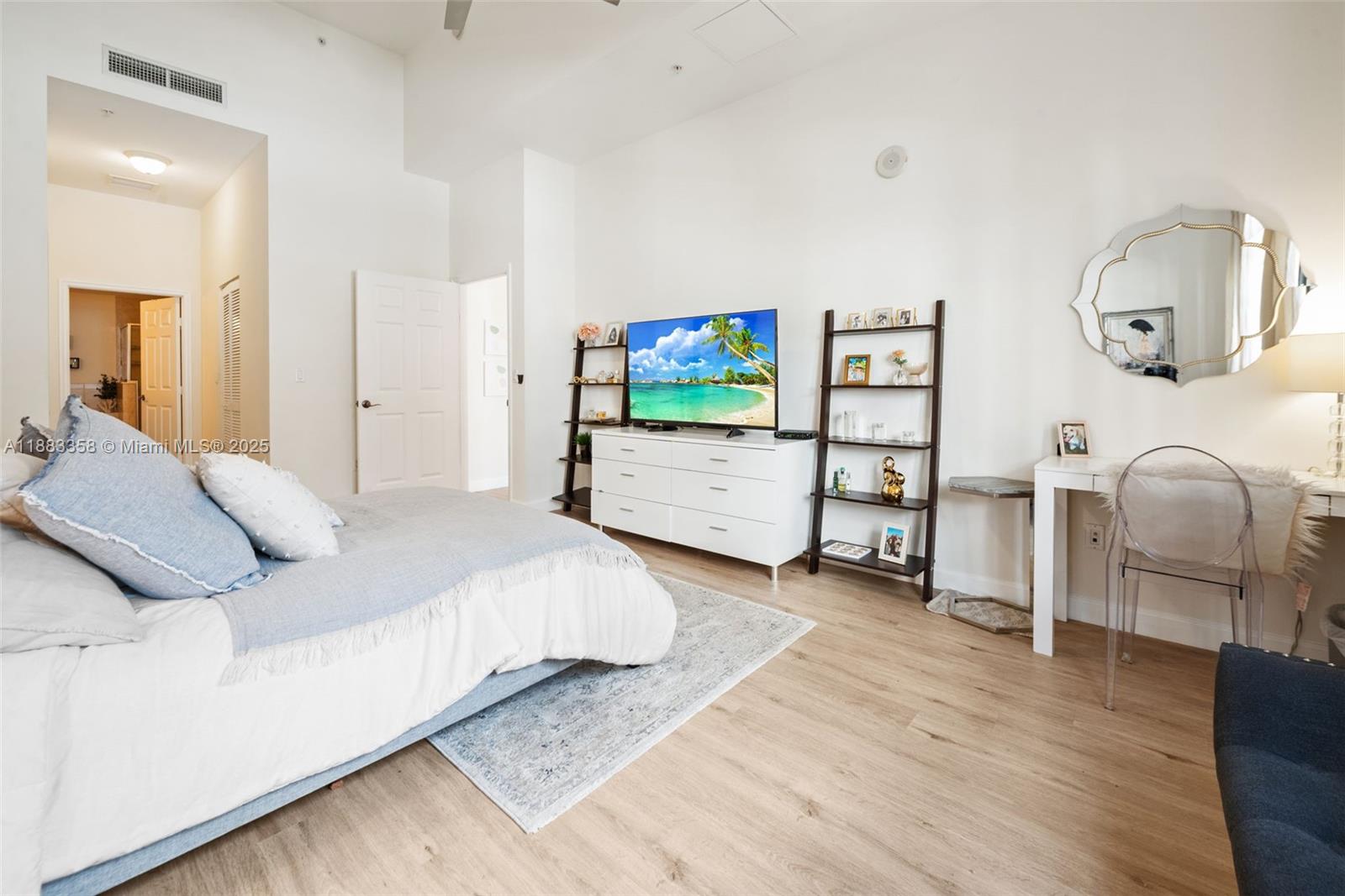 COLONNADE AT DADELAND SE - Residential