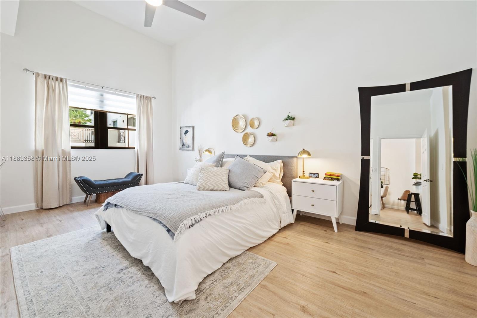 COLONNADE AT DADELAND SE - Residential