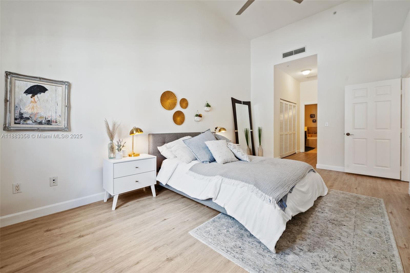 COLONNADE AT DADELAND SE - Residential