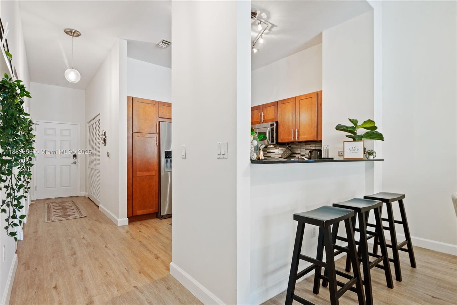 COLONNADE AT DADELAND SE - Residential