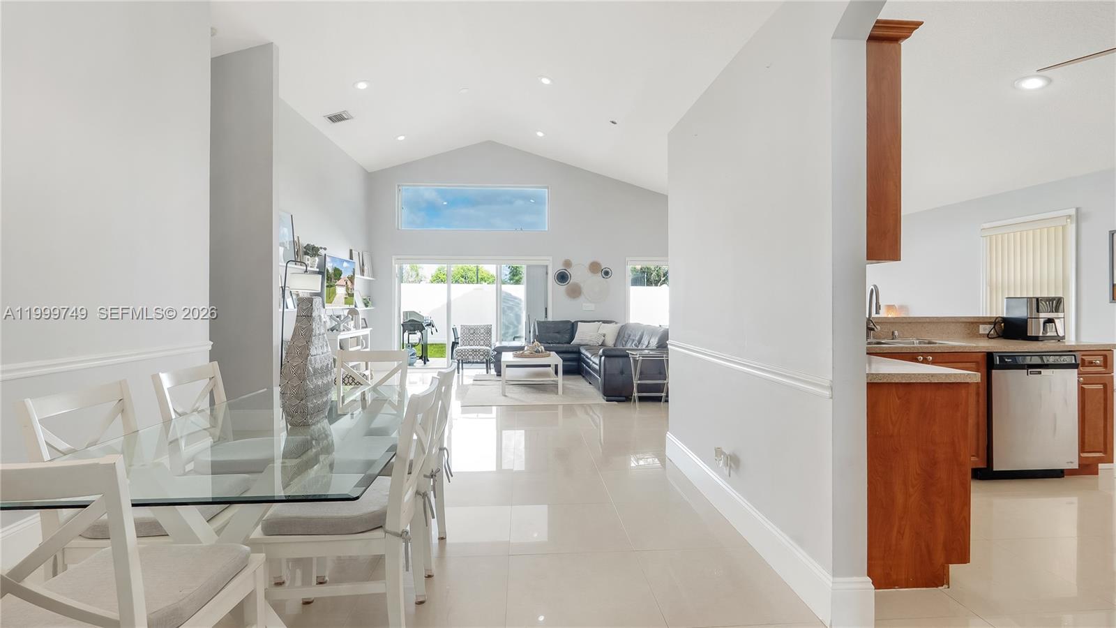 HILLSBORO COUNTRY CLUB - Residential