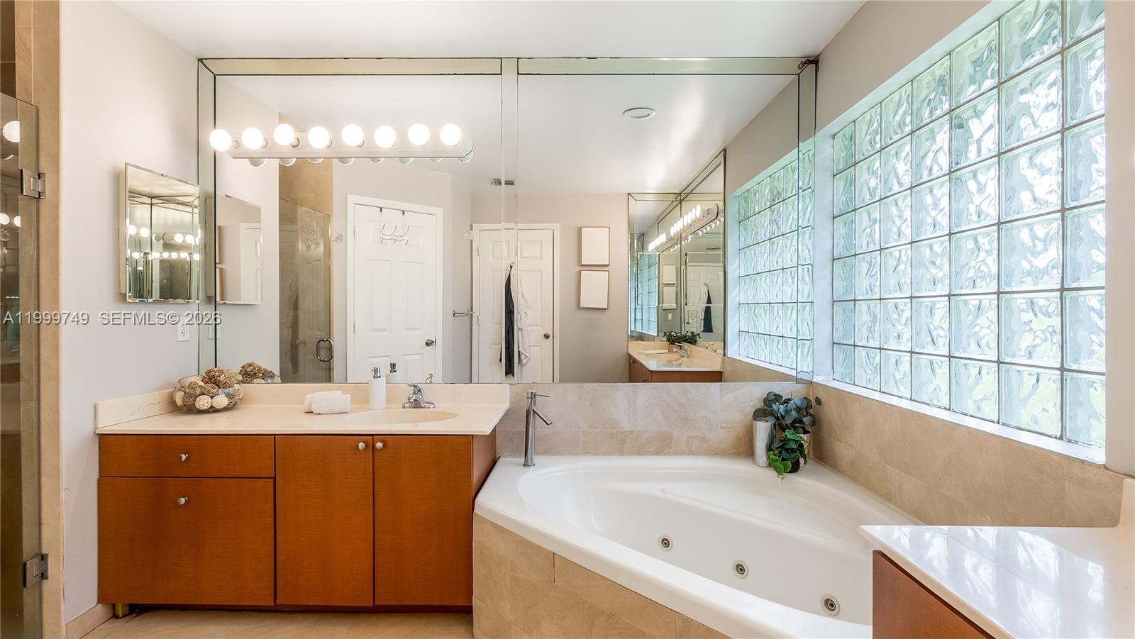 HILLSBORO COUNTRY CLUB - Residential