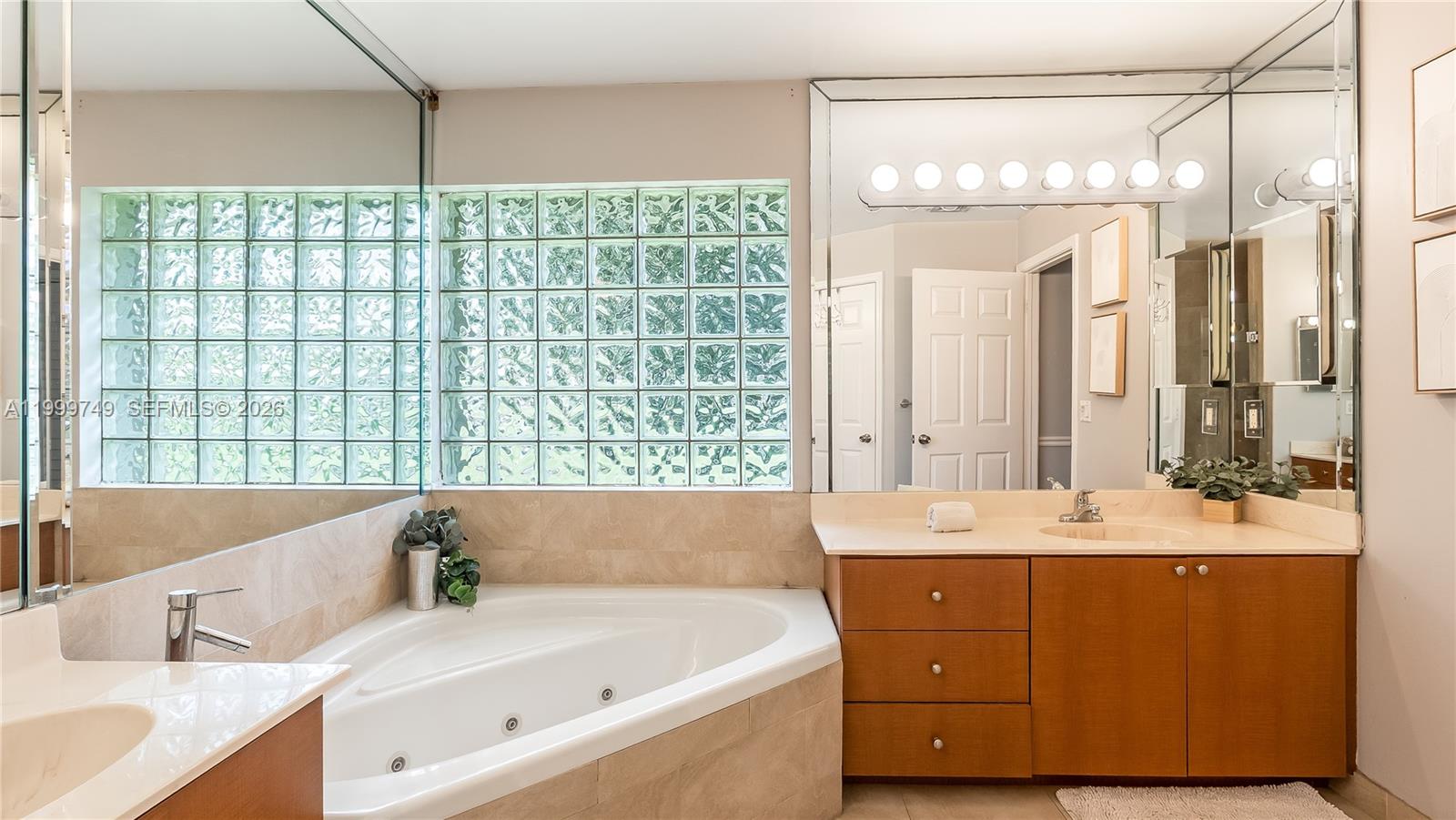 HILLSBORO COUNTRY CLUB - Residential