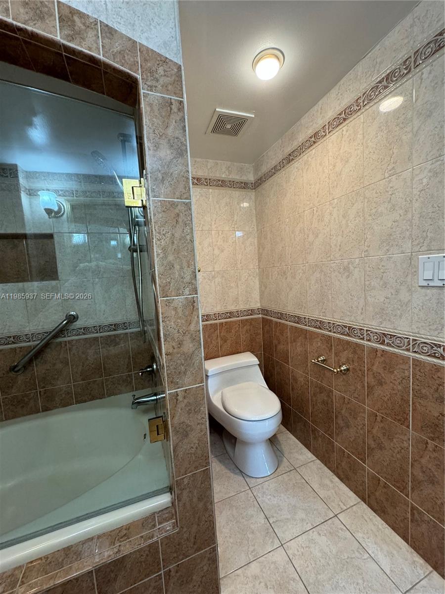 CLUB ATLANTIS CONDO - Residential