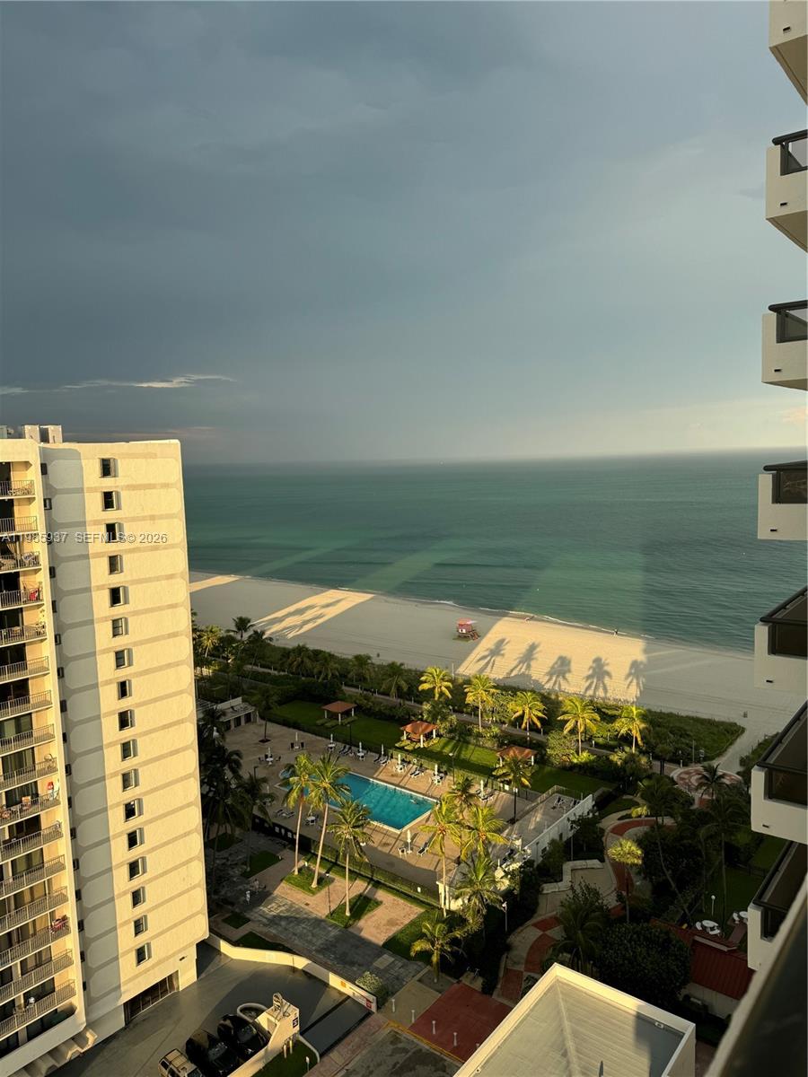 CLUB ATLANTIS CONDO - Residential
