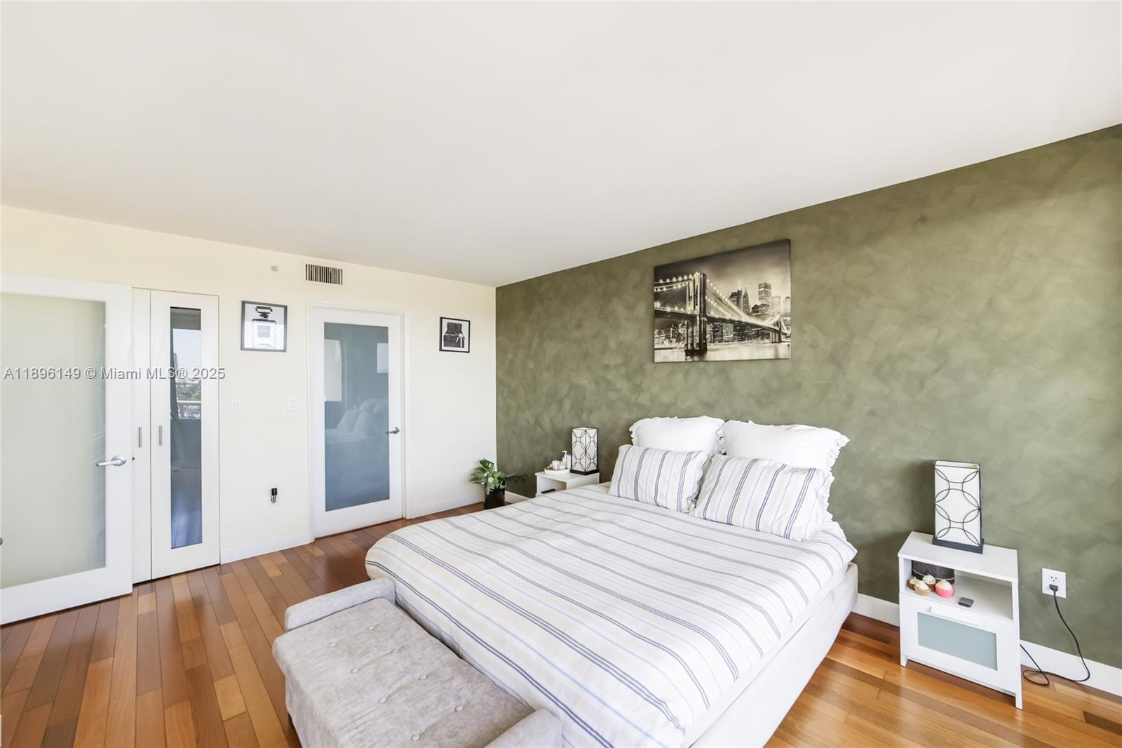 SUNSET HARBOUR NORTH COND - Residential
