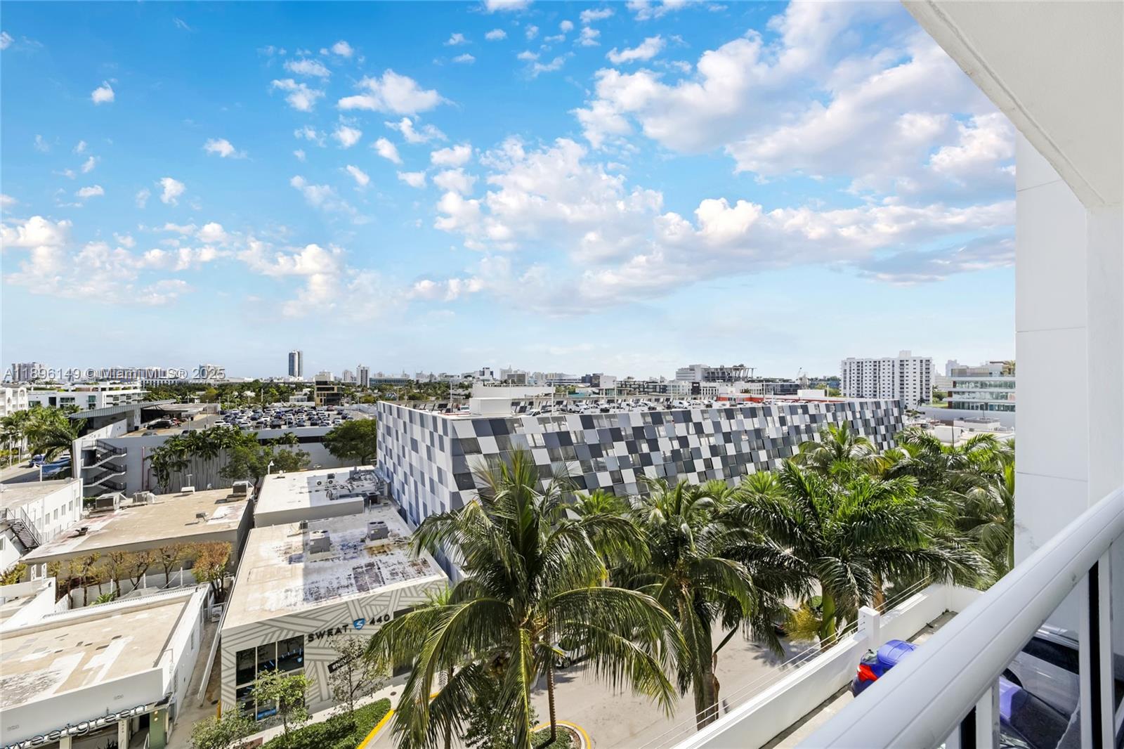 SUNSET HARBOUR NORTH COND - Residential
