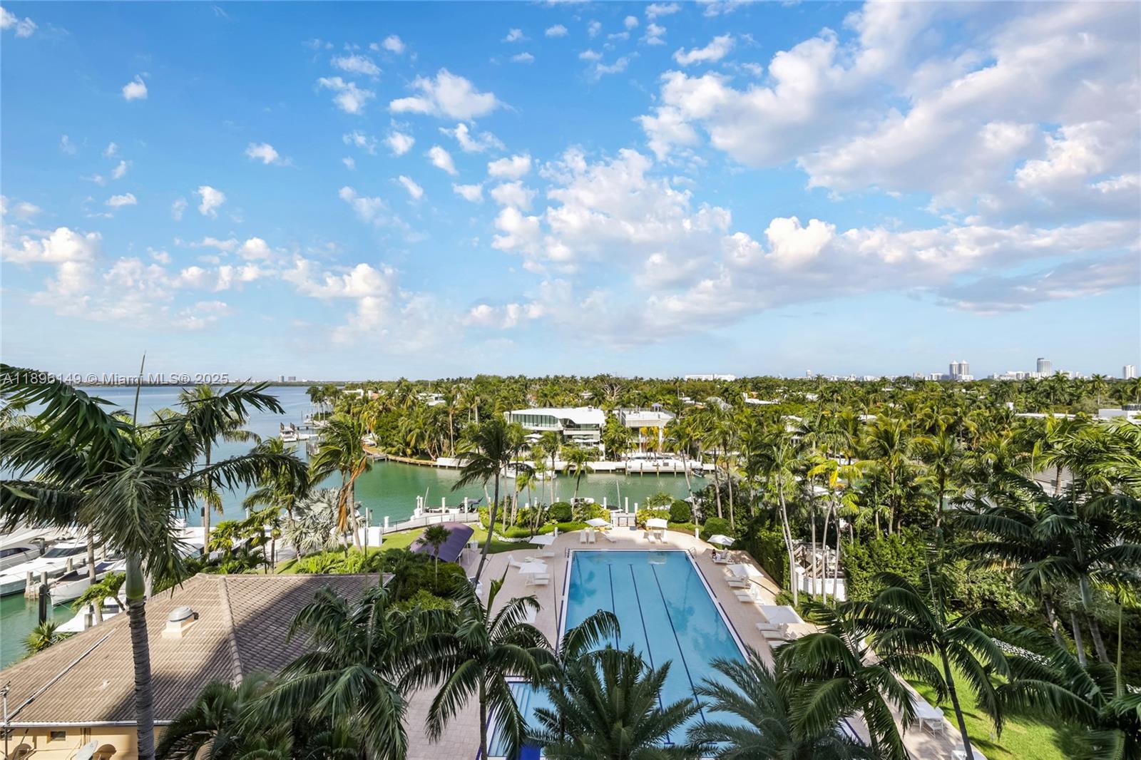SUNSET HARBOUR NORTH COND - Residential