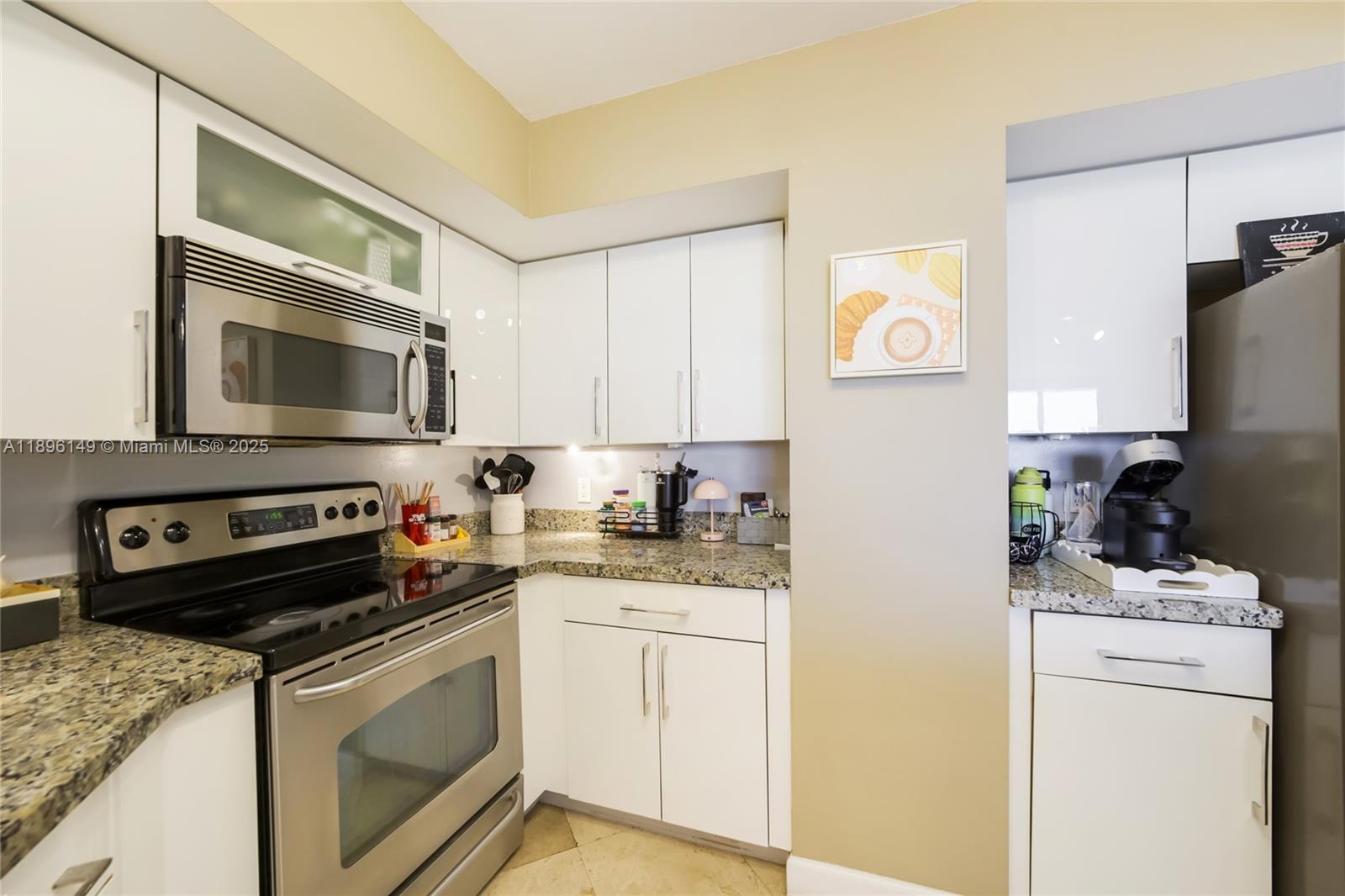 SUNSET HARBOUR NORTH COND - Residential