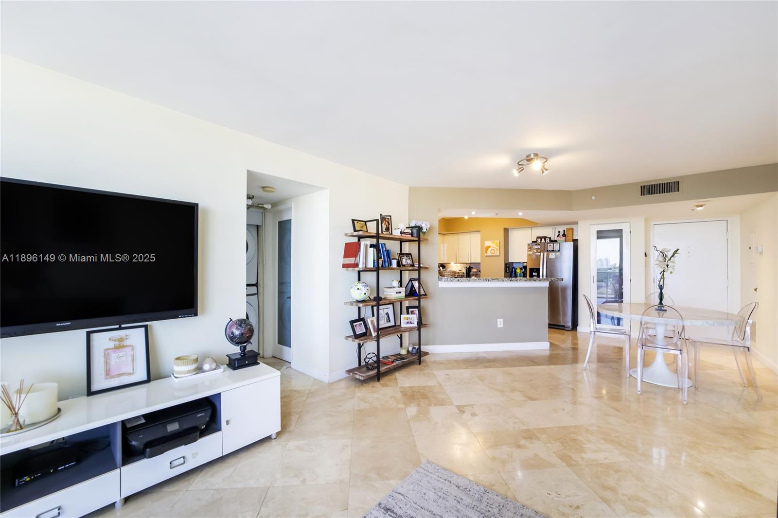 SUNSET HARBOUR NORTH COND - Residential