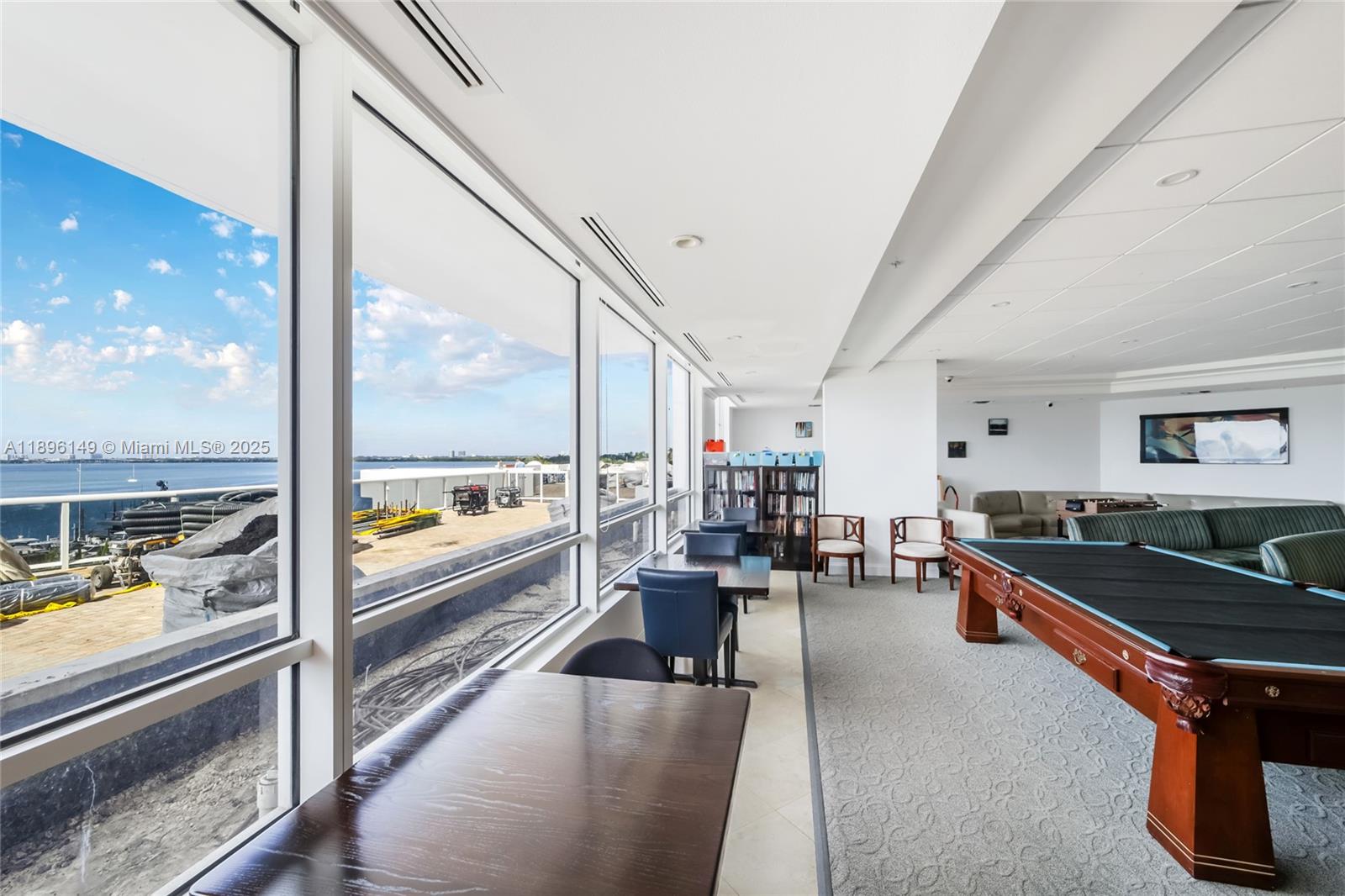 SUNSET HARBOUR NORTH COND - Residential