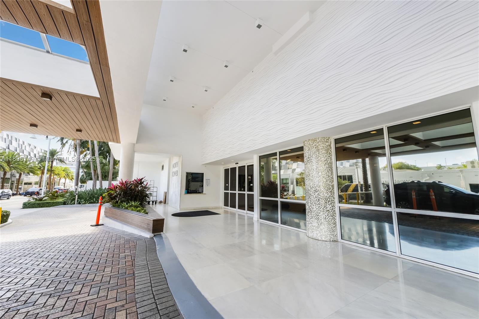 SUNSET HARBOUR NORTH COND - Residential