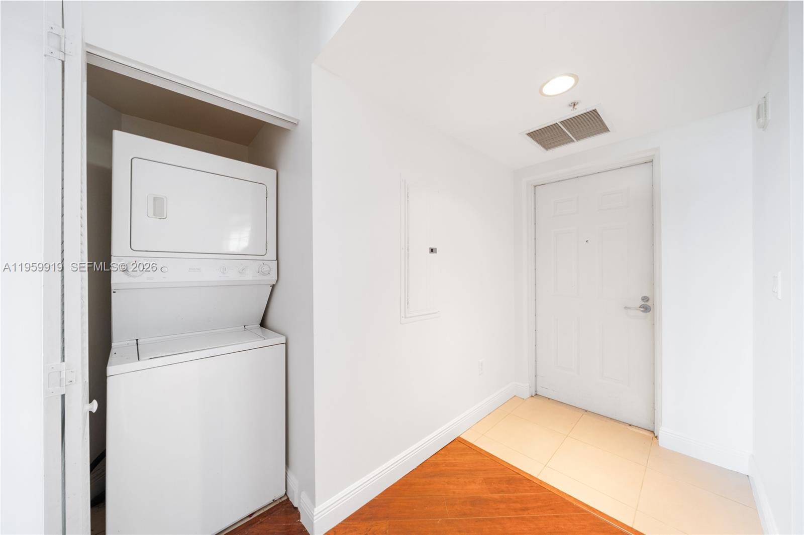 DOWNTOWN DADELAND CONDO N - Residential Lease