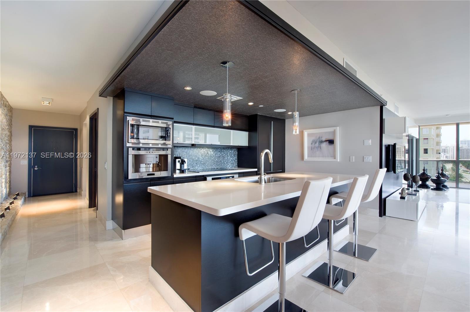 5875 Collins Ave 1008