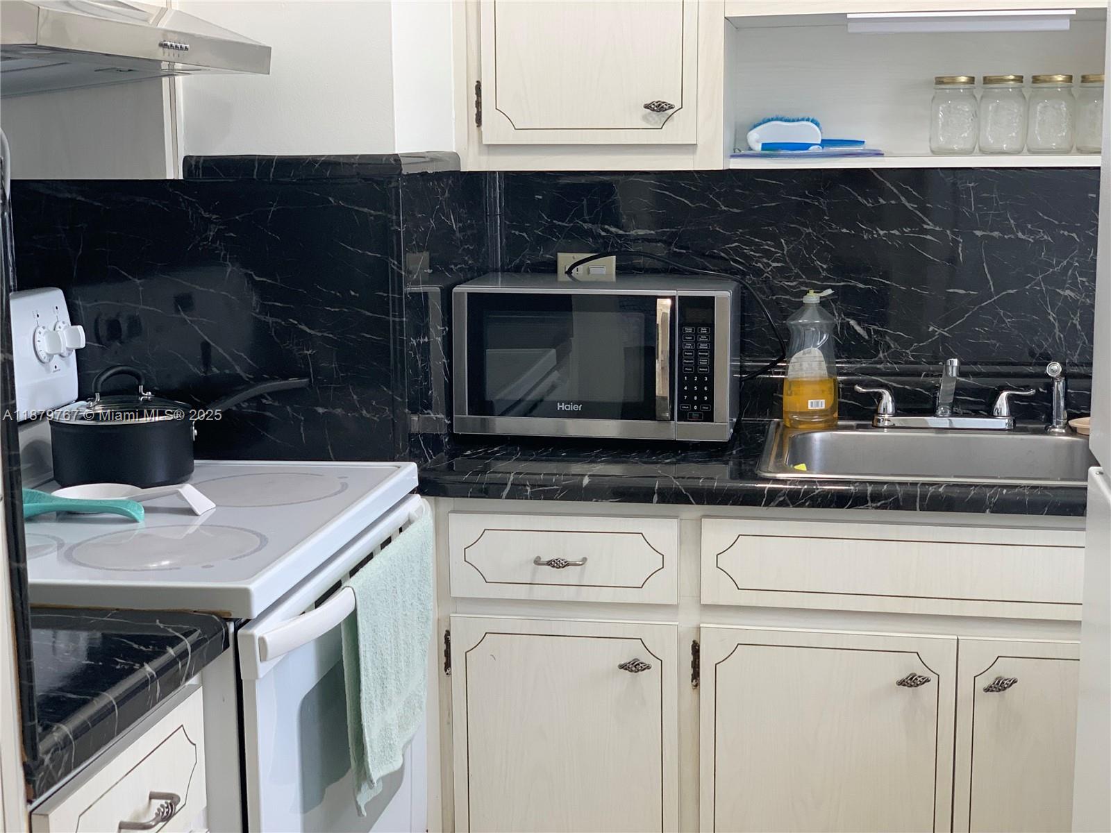 VENETIAN PARK GARDENS CON - Residential