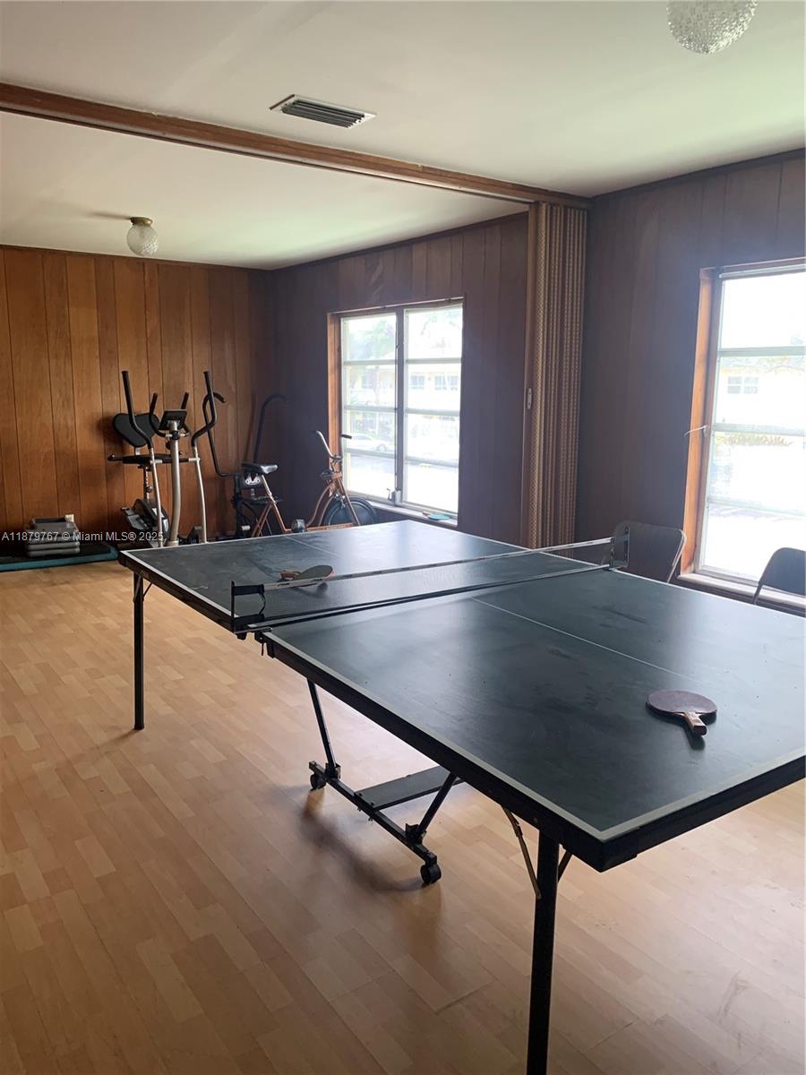 VENETIAN PARK GARDENS CON - Residential