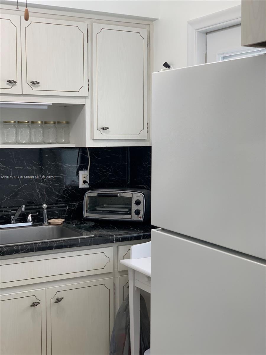 VENETIAN PARK GARDENS CON - Residential