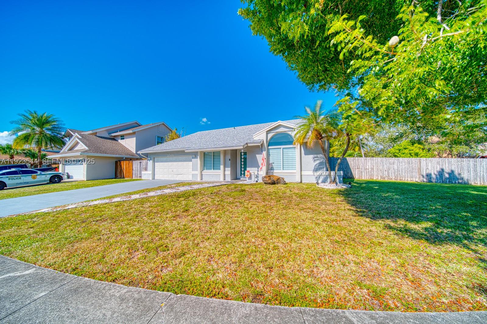 LAKES BY THE BAY SEC 4 - Residential