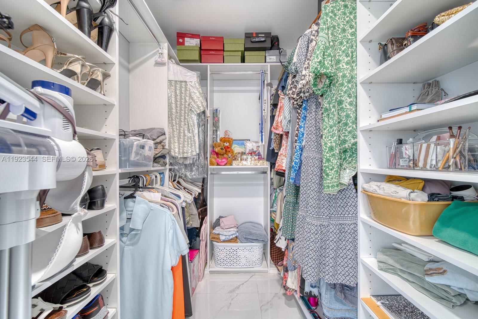 LAKES BY THE BAY SEC 4 - Residential