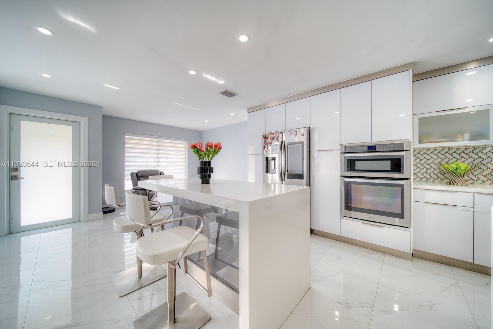 LAKES BY THE BAY SEC 4 - Residential