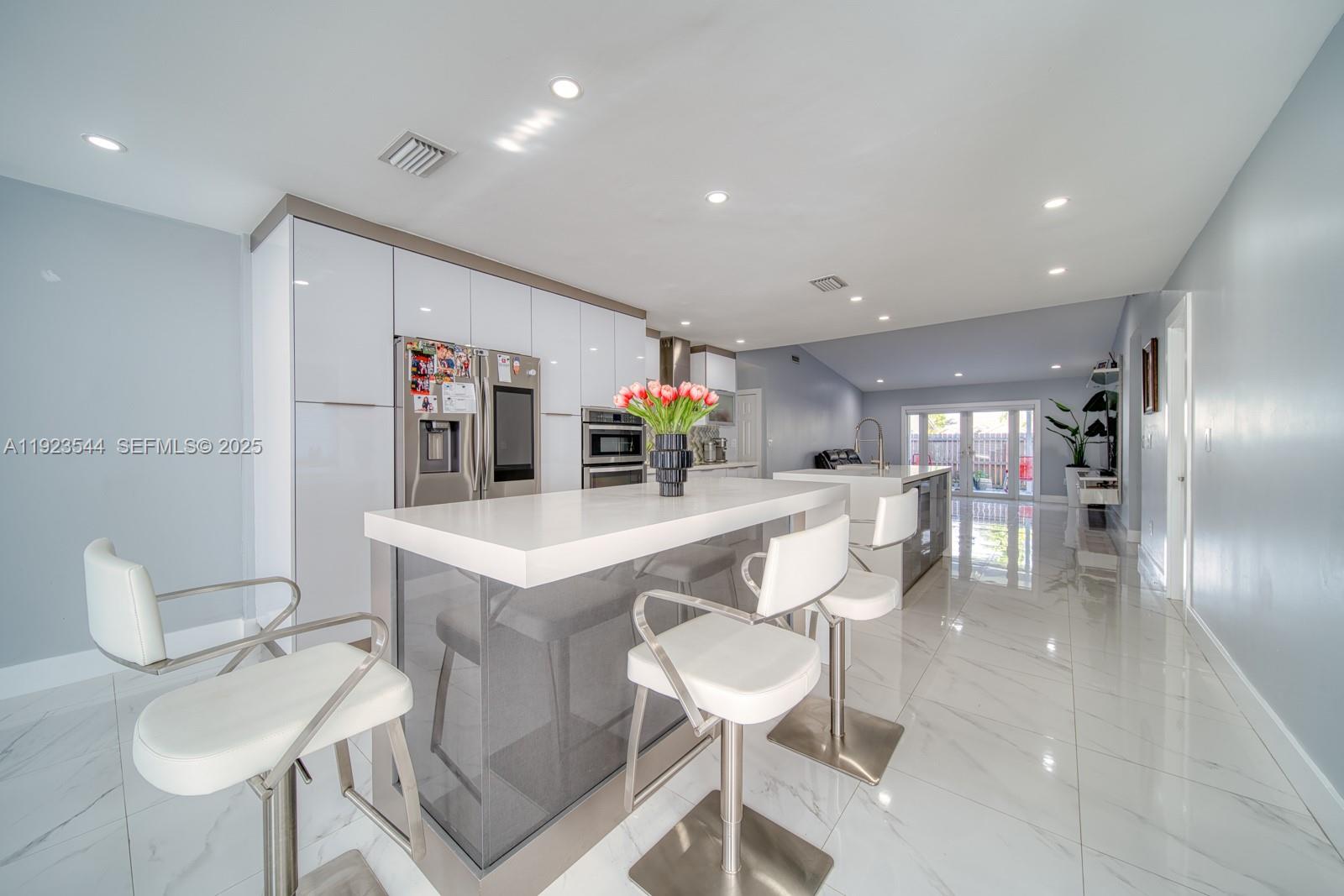 LAKES BY THE BAY SEC 4 - Residential