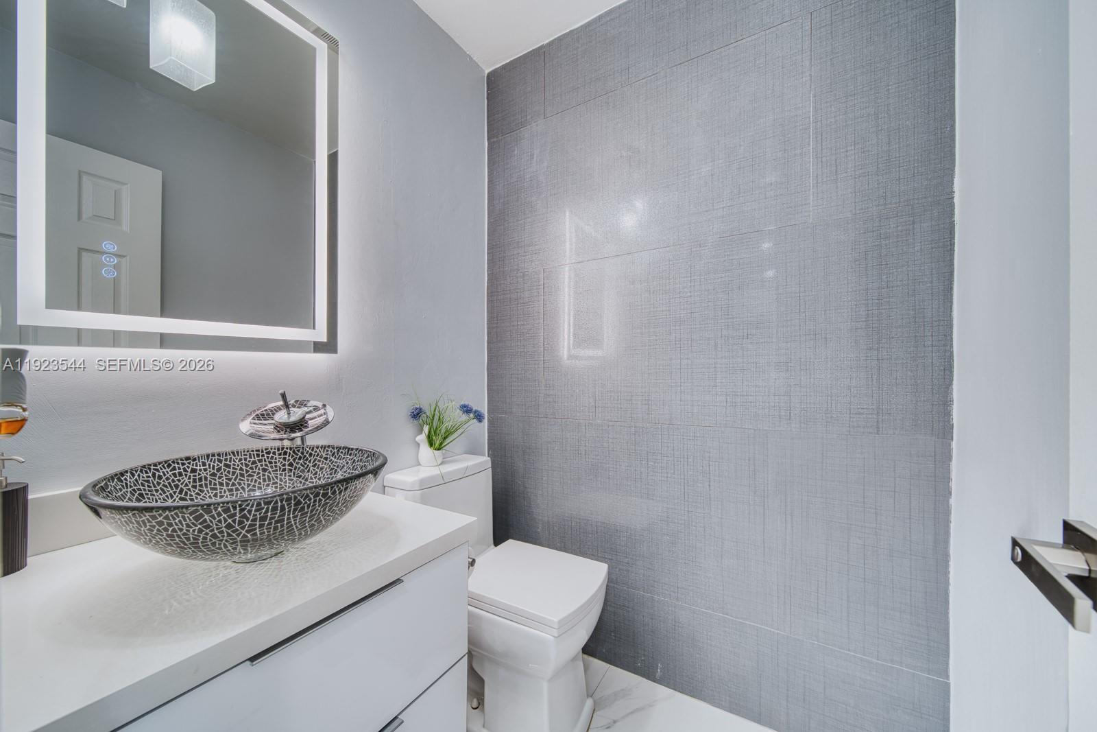 LAKES BY THE BAY SEC 4 - Residential