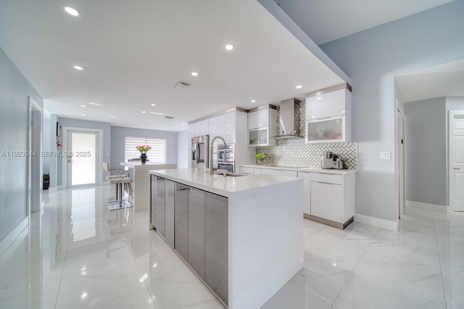 LAKES BY THE BAY SEC 4 - Residential