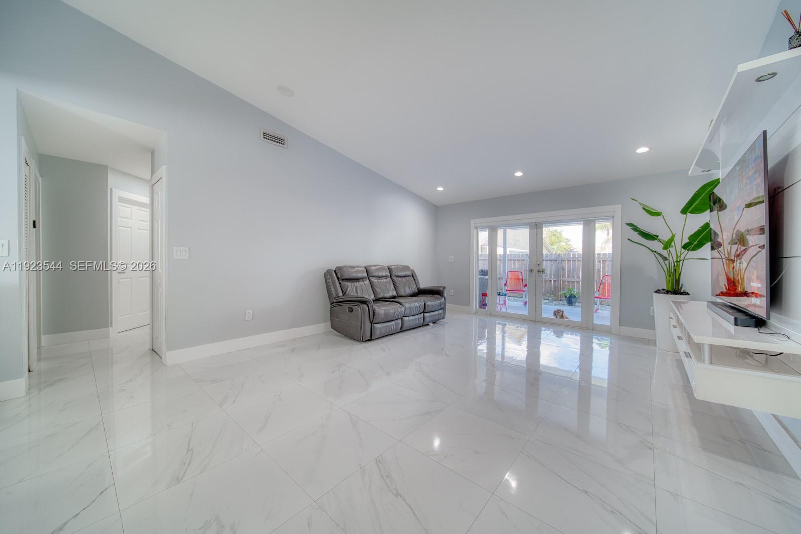 LAKES BY THE BAY SEC 4 - Residential