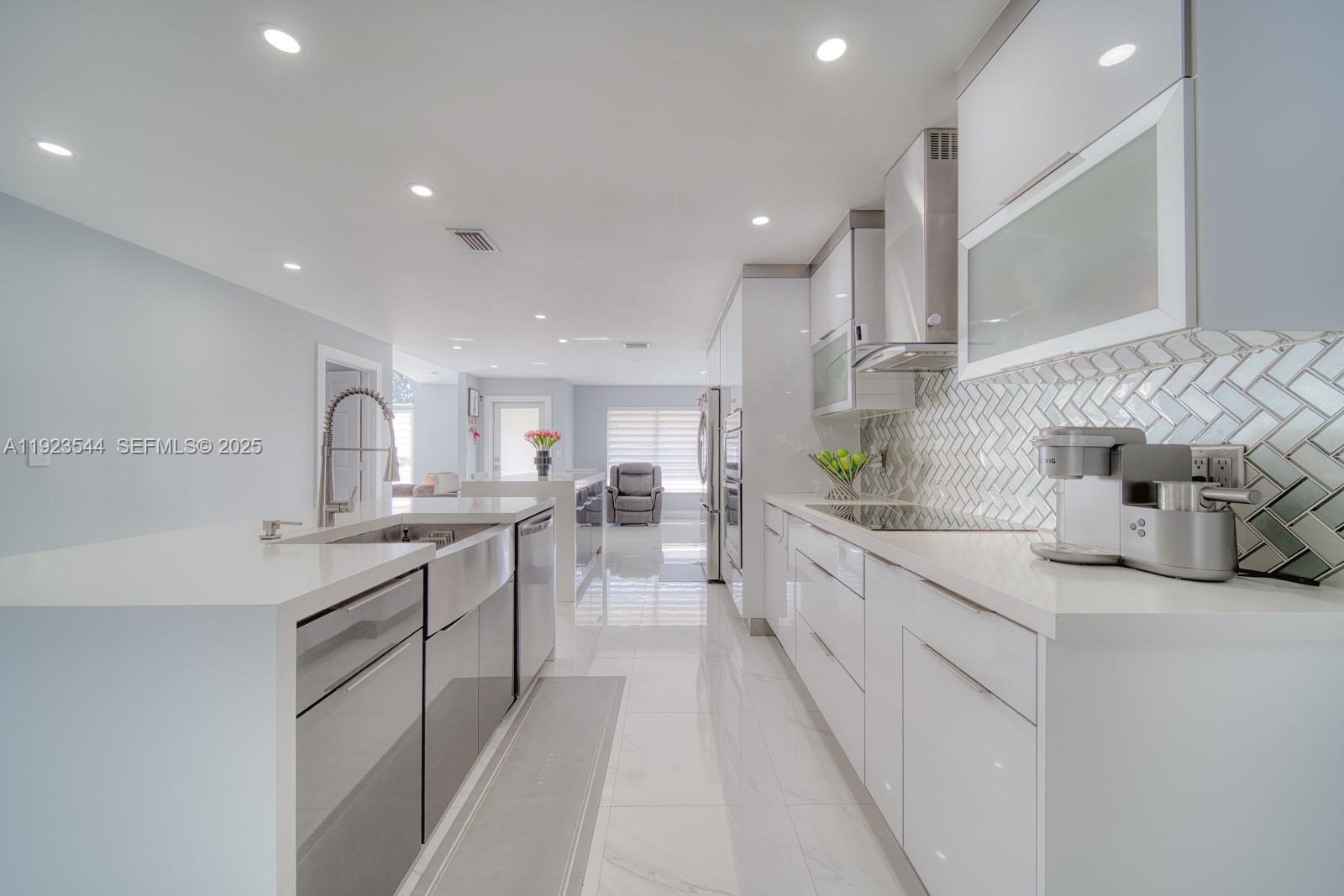 LAKES BY THE BAY SEC 4 - Residential