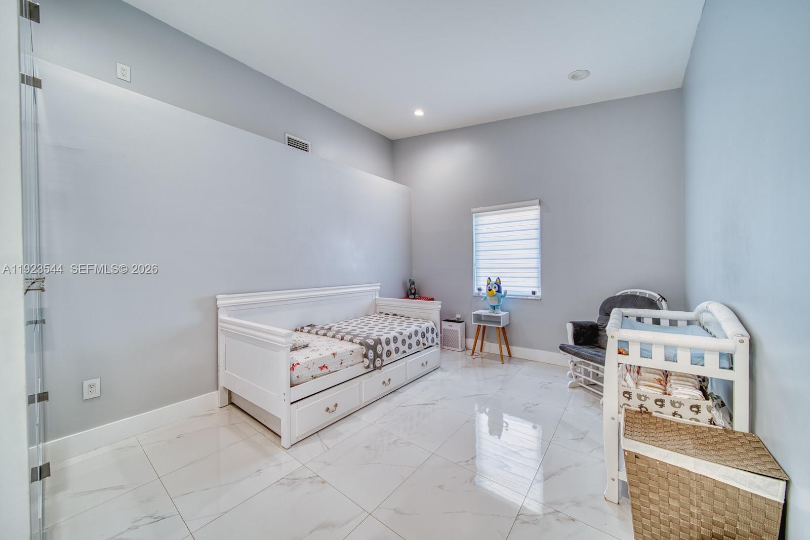 LAKES BY THE BAY SEC 4 - Residential