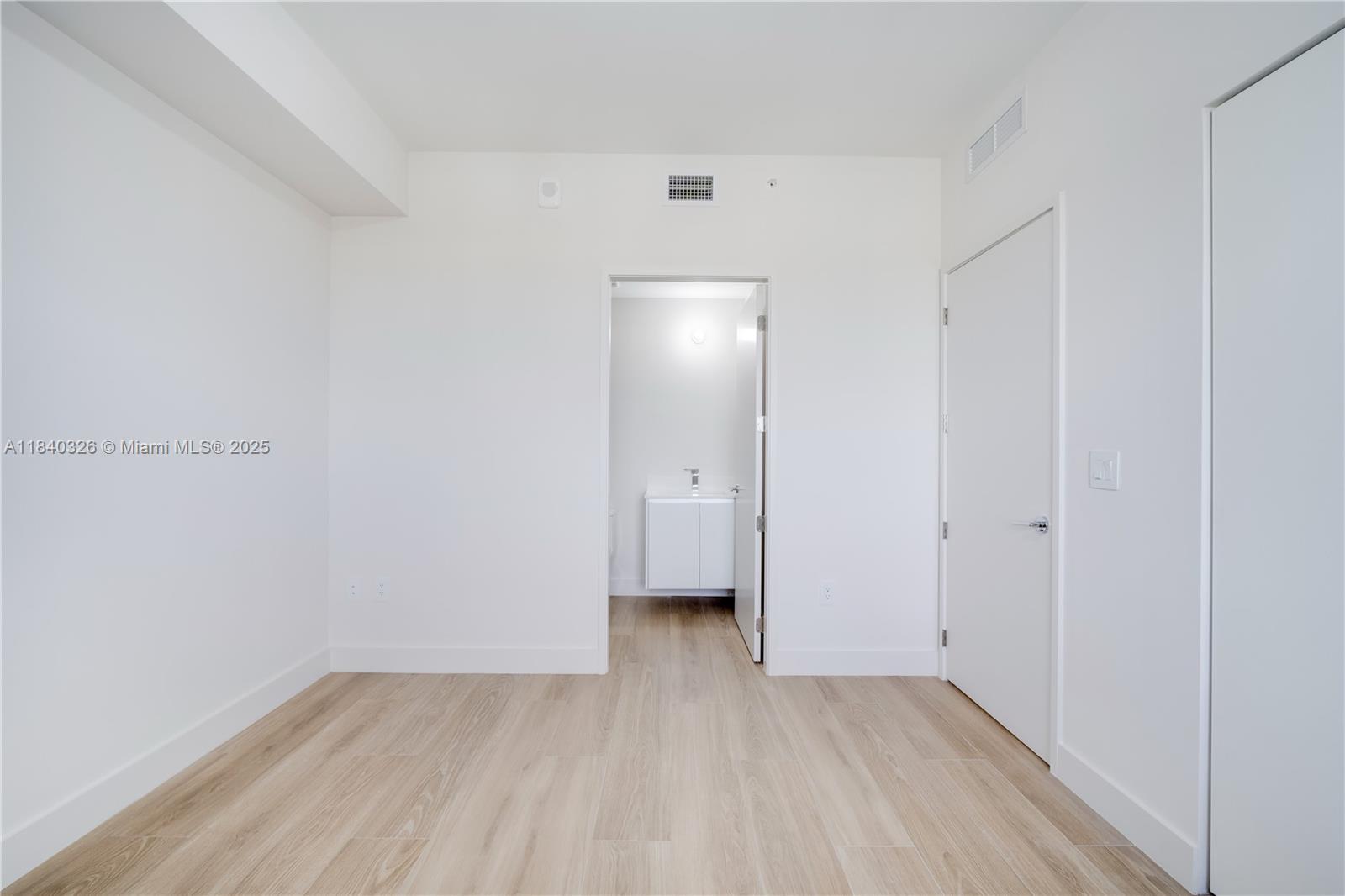 ARIA RESERVE SOUTH - Residential