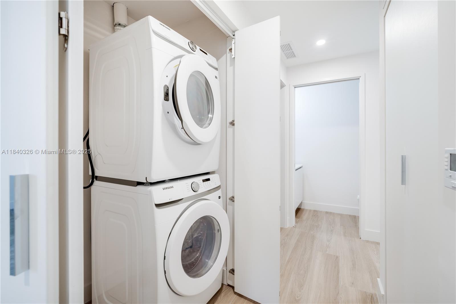 ARIA RESERVE SOUTH - Residential