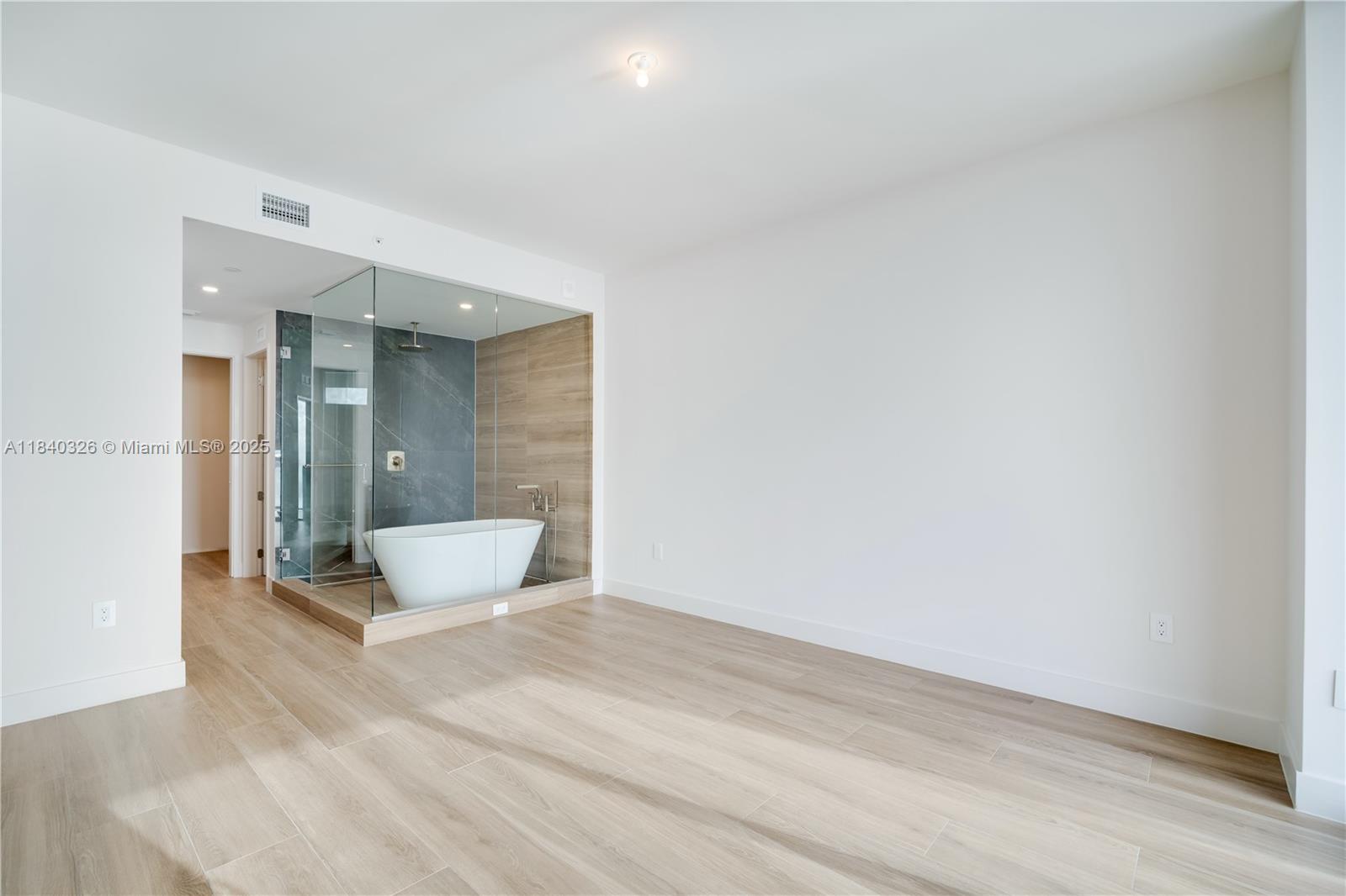 ARIA RESERVE SOUTH - Residential