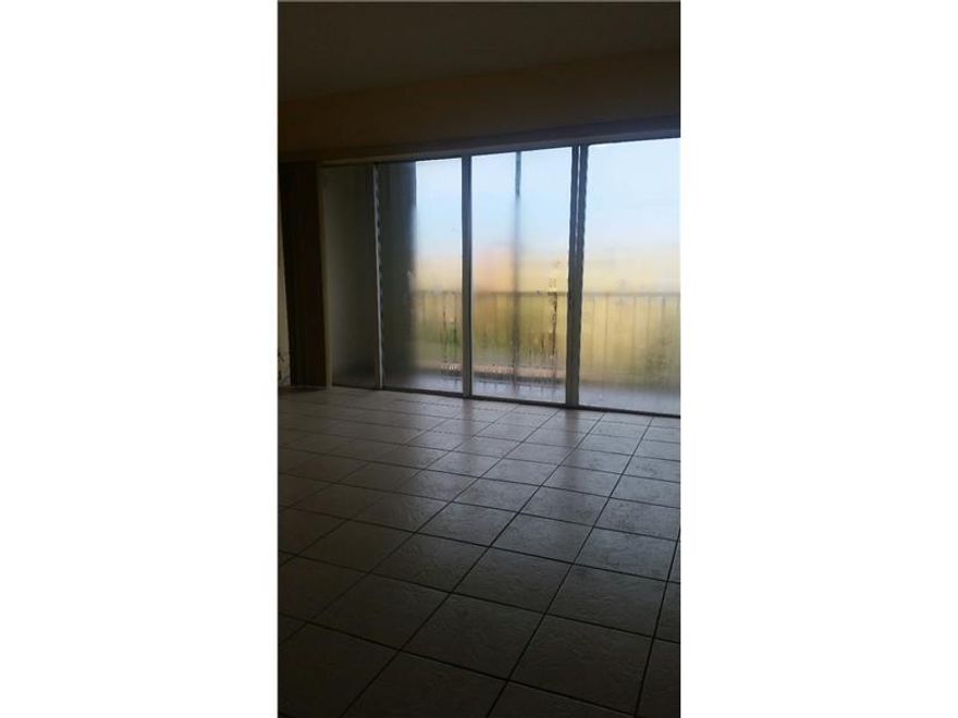 NOT A SHORT SALE OR REO ,COMPLETELY REMODELED TWO STORY, 3/2.1 CONDO IN FOUNTAINBLEAU.   CENTRALLY LOCATED NEAR SHOPPING EXPRESSWAYS AND AIRPORT.  ENTRY LEVEL INCLUDES  LIVING/DINNING AND KITCHEN WITH BALCONY OVERLOOKING THE POOL AND TENIS COURT .Easy to  show, in lock box