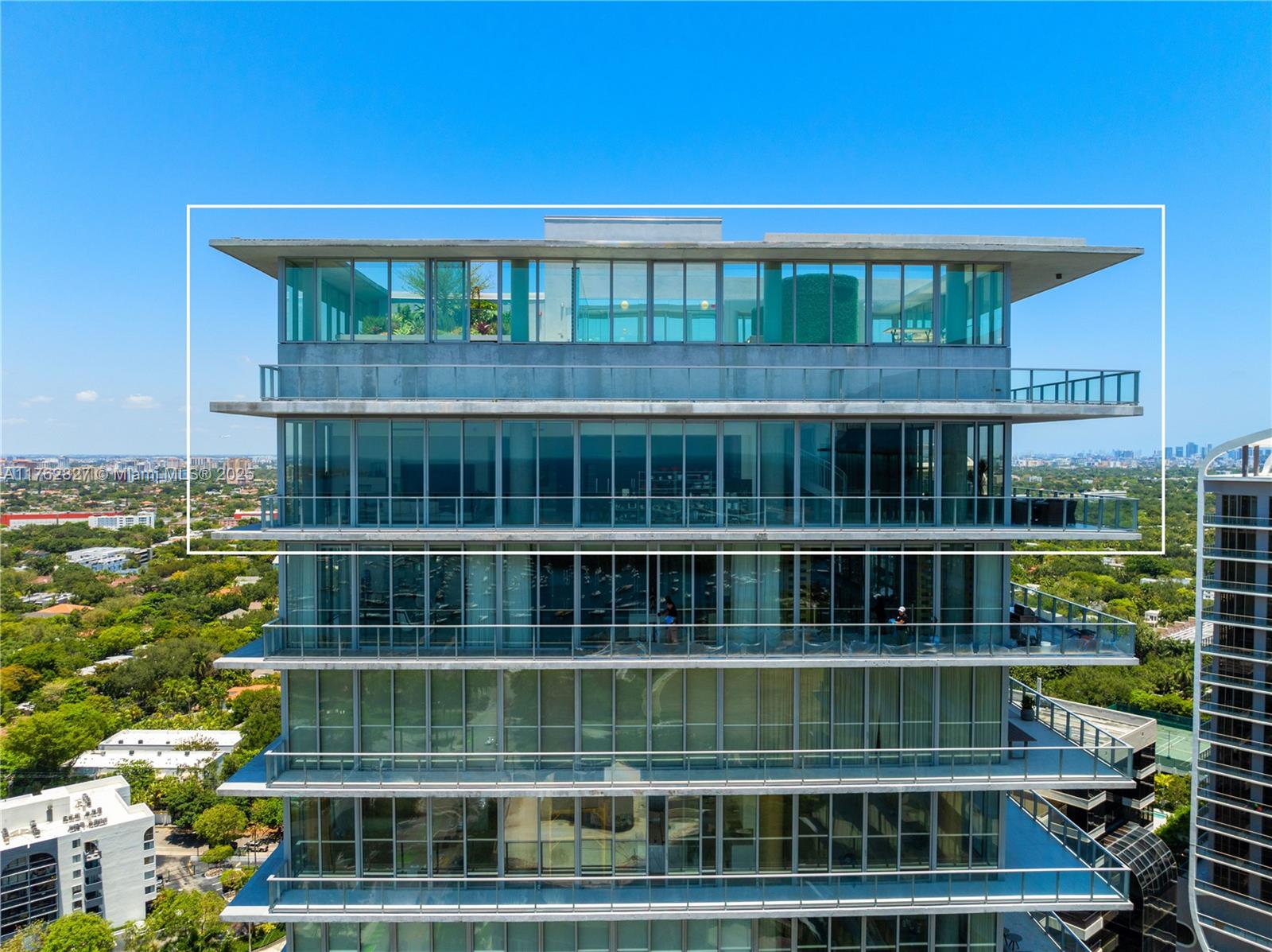 2669 S Bayshore Dr PH1N