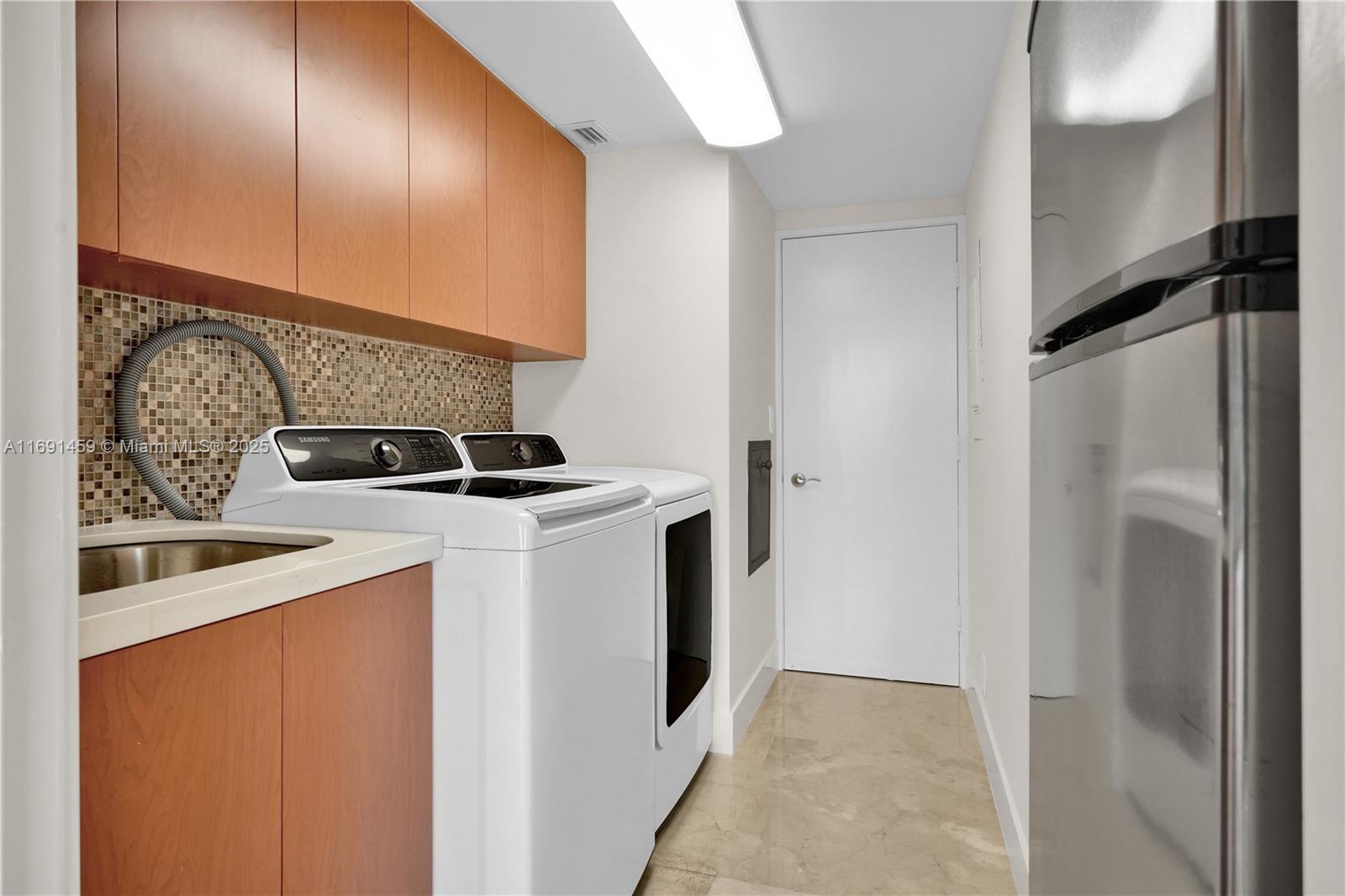FIFTY SIX-SIXTY COLLINS A - Residential
