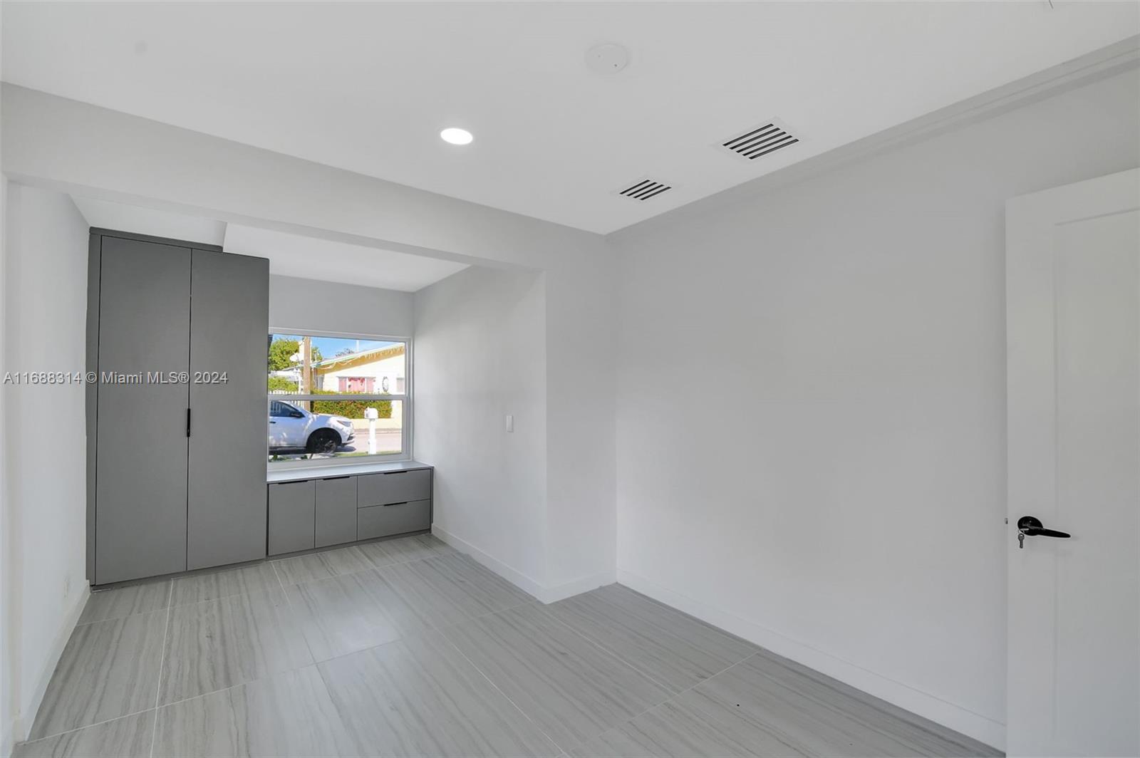 LAKEVIEW RIDGE - Residential