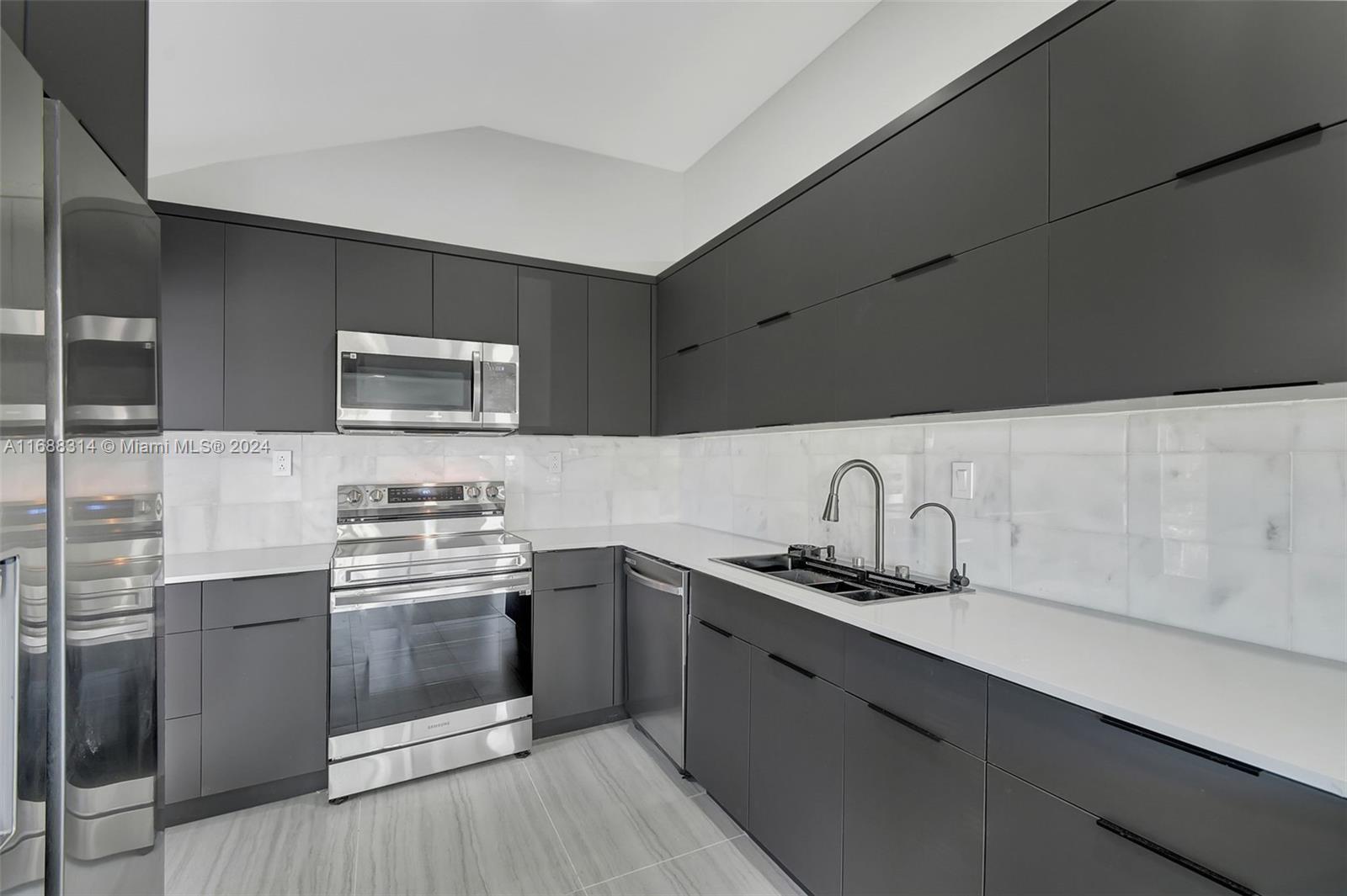 LAKEVIEW RIDGE - Residential