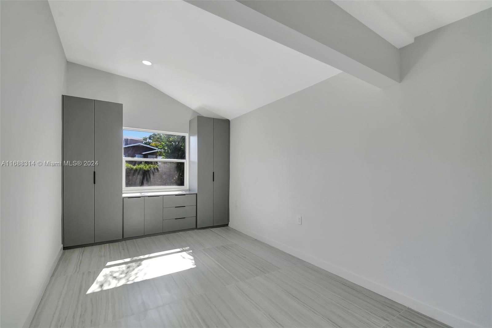LAKEVIEW RIDGE - Residential