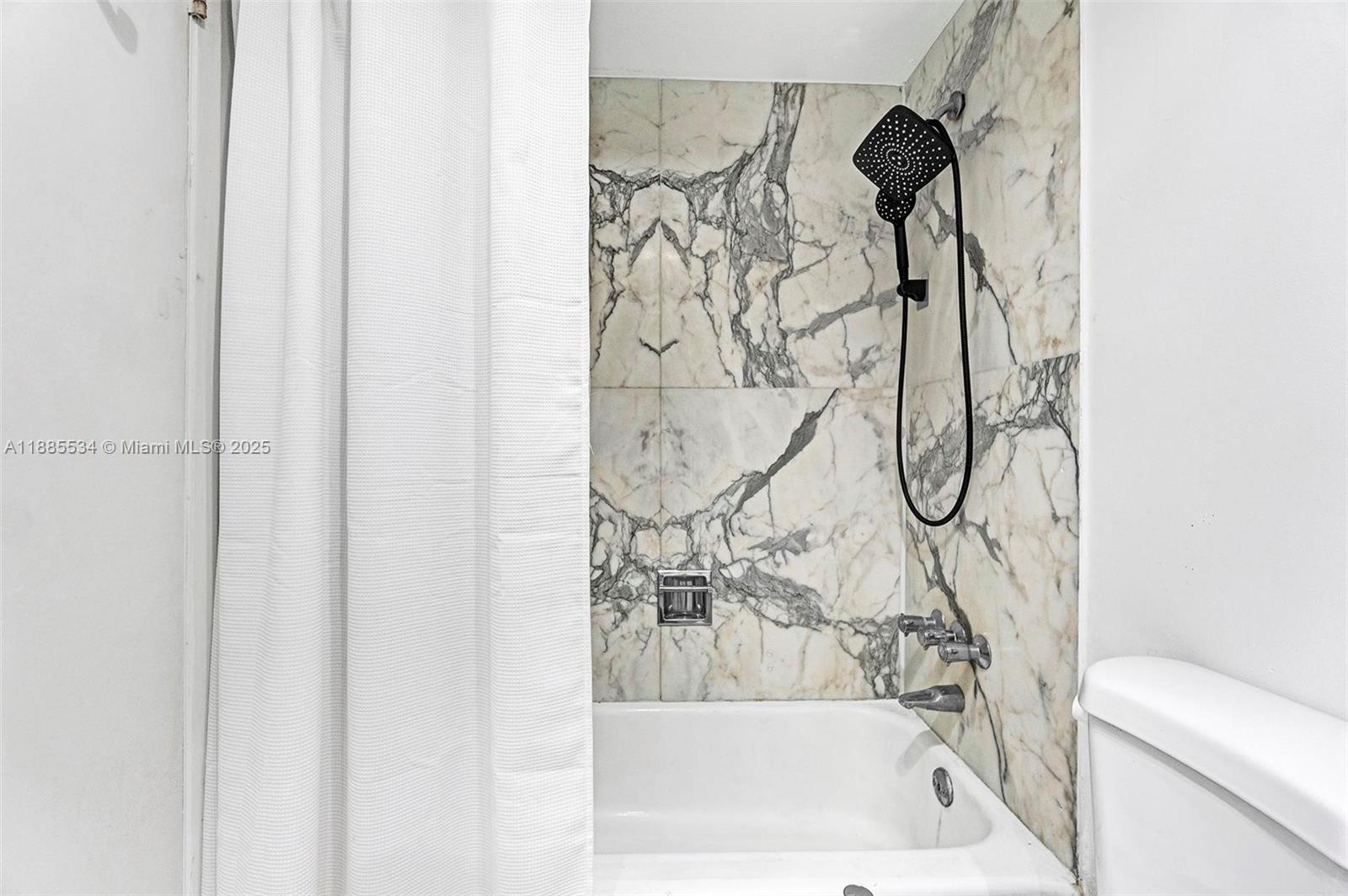 ROYAL AMBASSADOR CONDO - Residential Lease