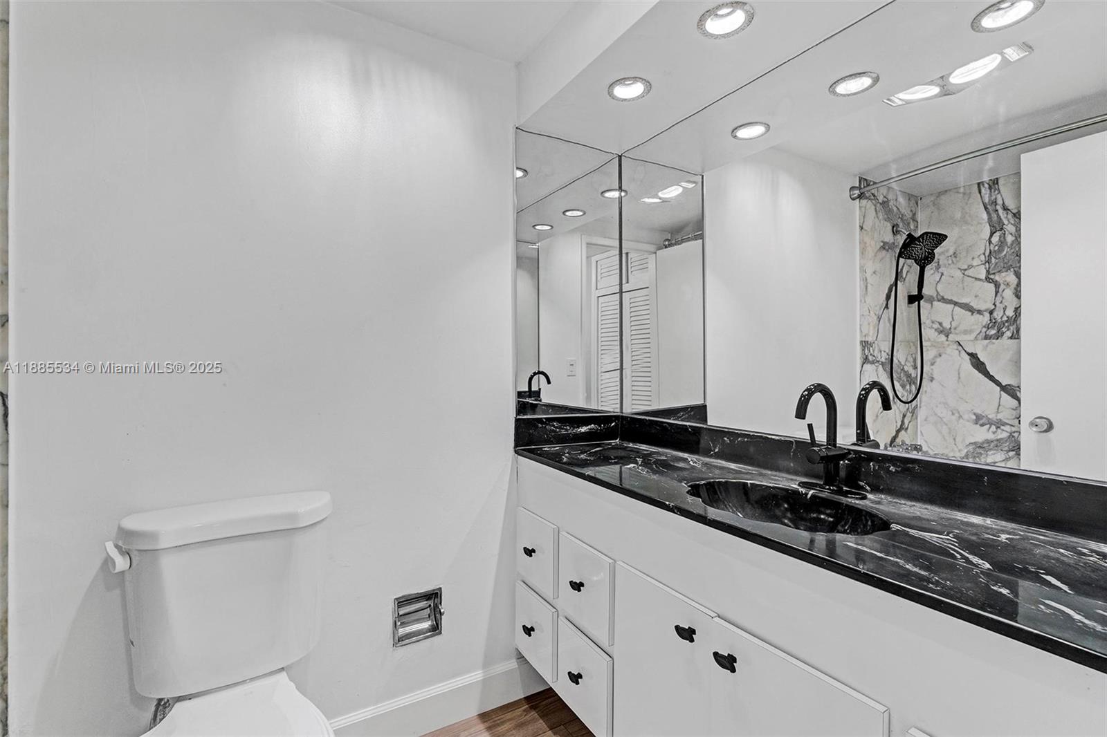 ROYAL AMBASSADOR CONDO - Residential Lease