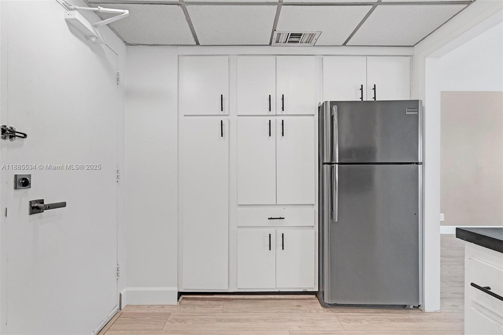 ROYAL AMBASSADOR CONDO - Residential Lease