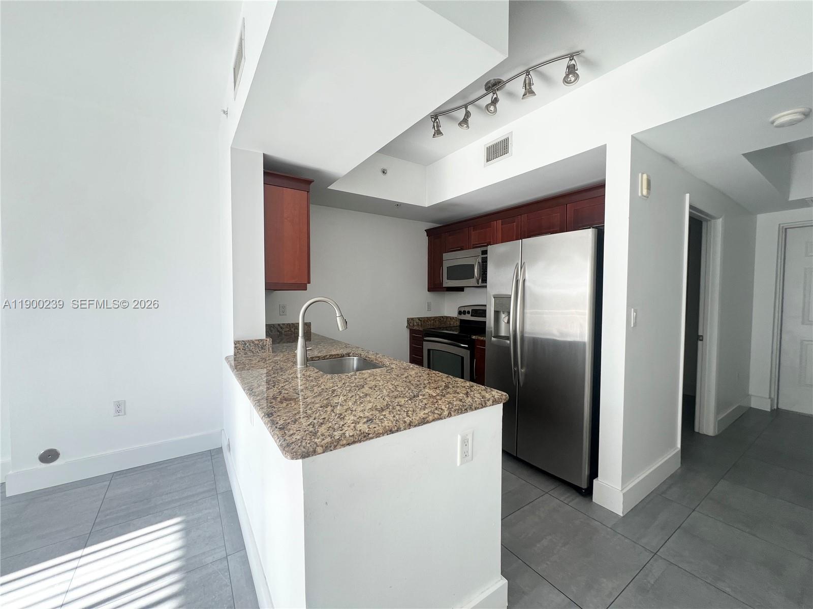 DOWNTOWN DADELAND CONDO N - Residential