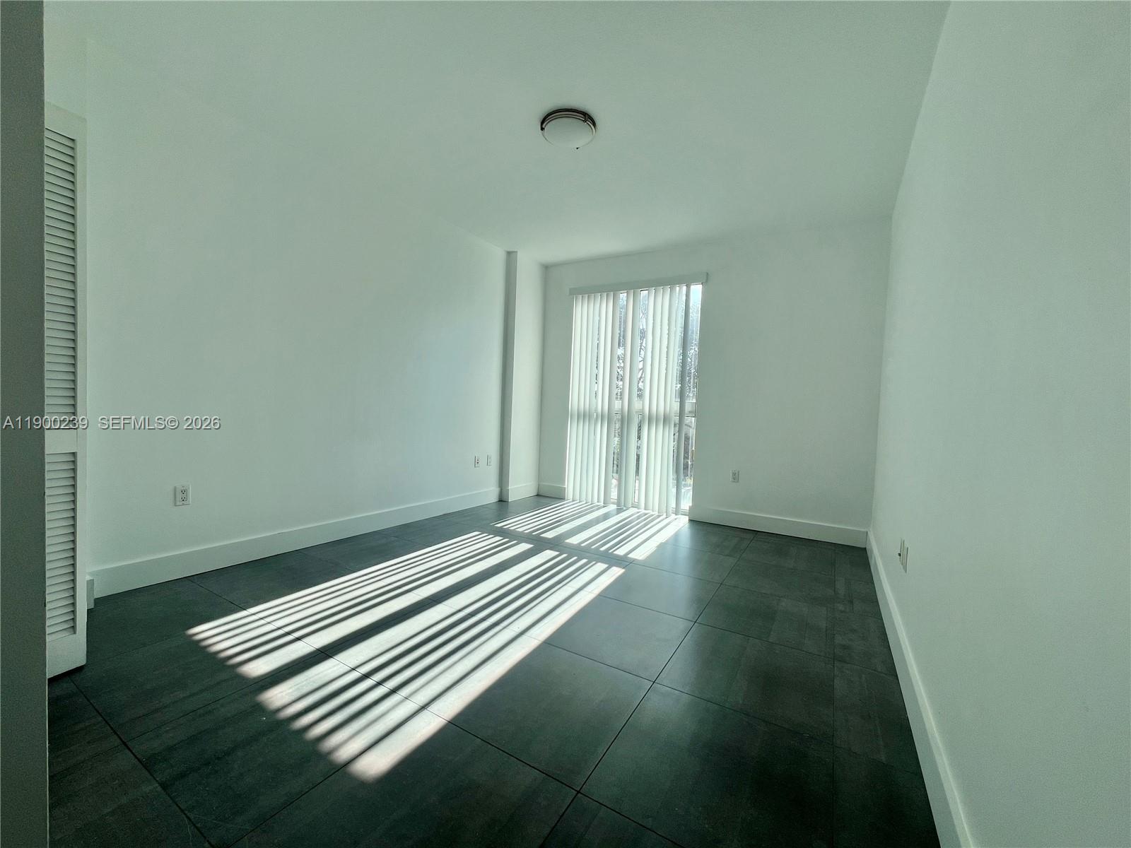 DOWNTOWN DADELAND CONDO N - Residential