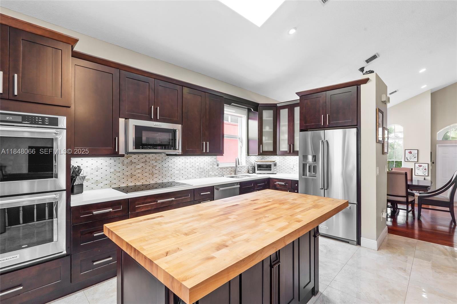 RIVIERA ISLES II - Residential