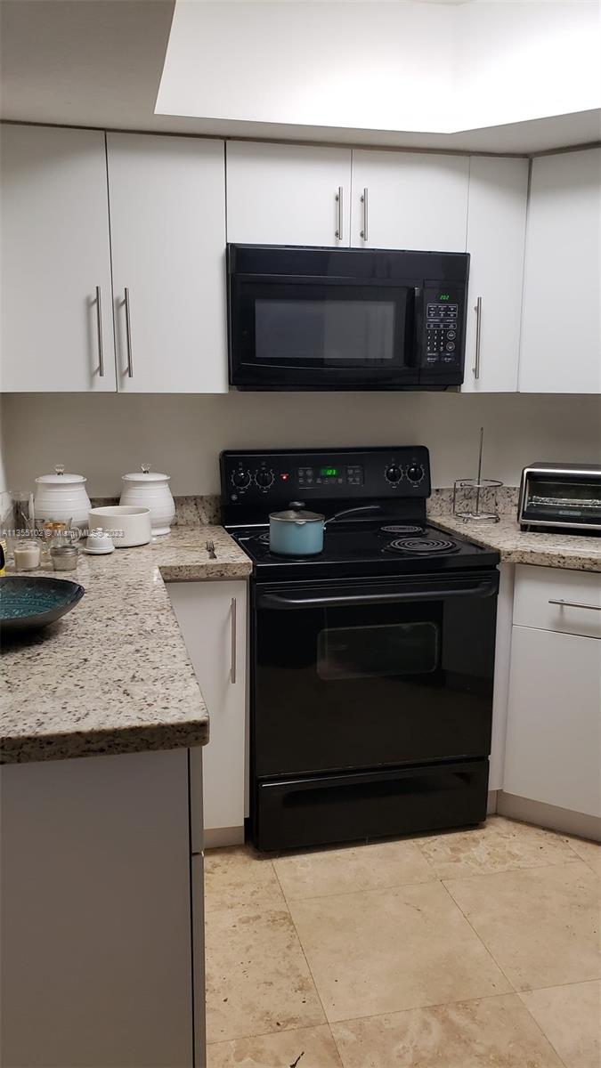 LAS VISTAS AT DORAL CONDO - Residential Lease