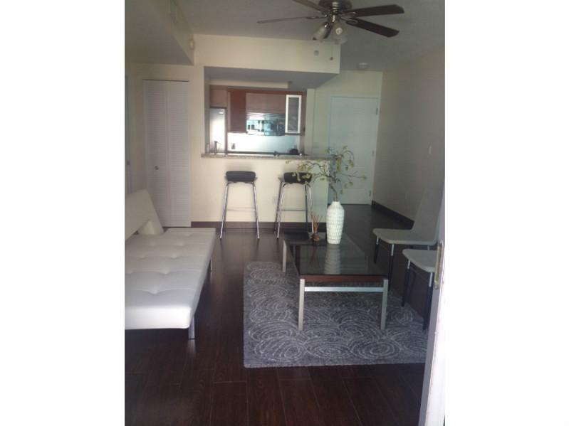BEAUTIFUL AND MODERNLY FURNISHED CONDO, Wood floors, freshly painted, Large Bedrooms w/ great size W/In closet. Large windows. Marble bath, Granite countertops in kitchen w. Italian cabinets, stainless steal Appliances. 2004 CONDO, 2 Blocks to the Beach, Short Walk to best restaurants, and shops. THE COSMOPOLITAN is a Full Service building. 24 Hrs Concierge, Pool, Spa, Gym, Recreational Room, Valet Parking. Come and enjoy the Life Style of So-Fi, South Beach