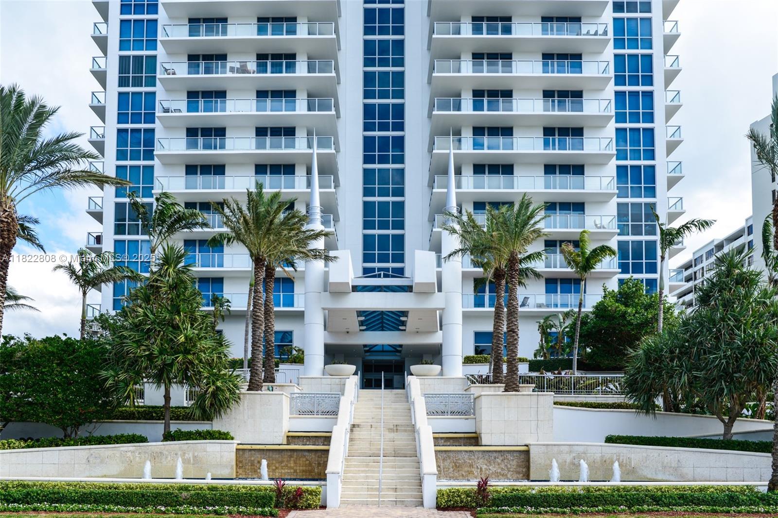 Property for Sale at 3101 S Ocean Dr 404, Hollywood, Broward County, Florida - Bedrooms: 2 
Bathrooms: 3  - $1,139,000